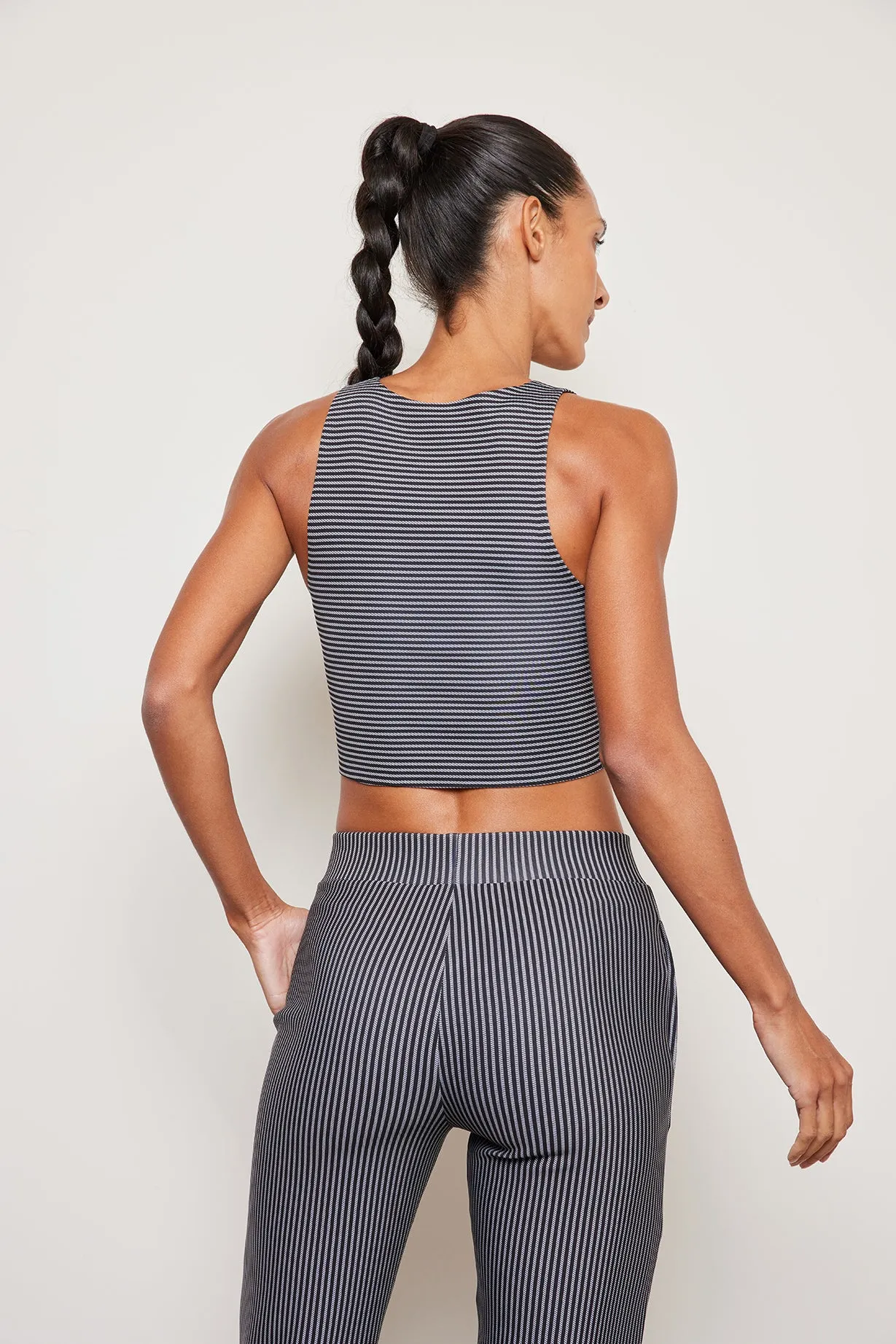 6STRIPE PLUSH HYDRA CROP TOP IN AIRE - NERO AND NAVY STRIPE