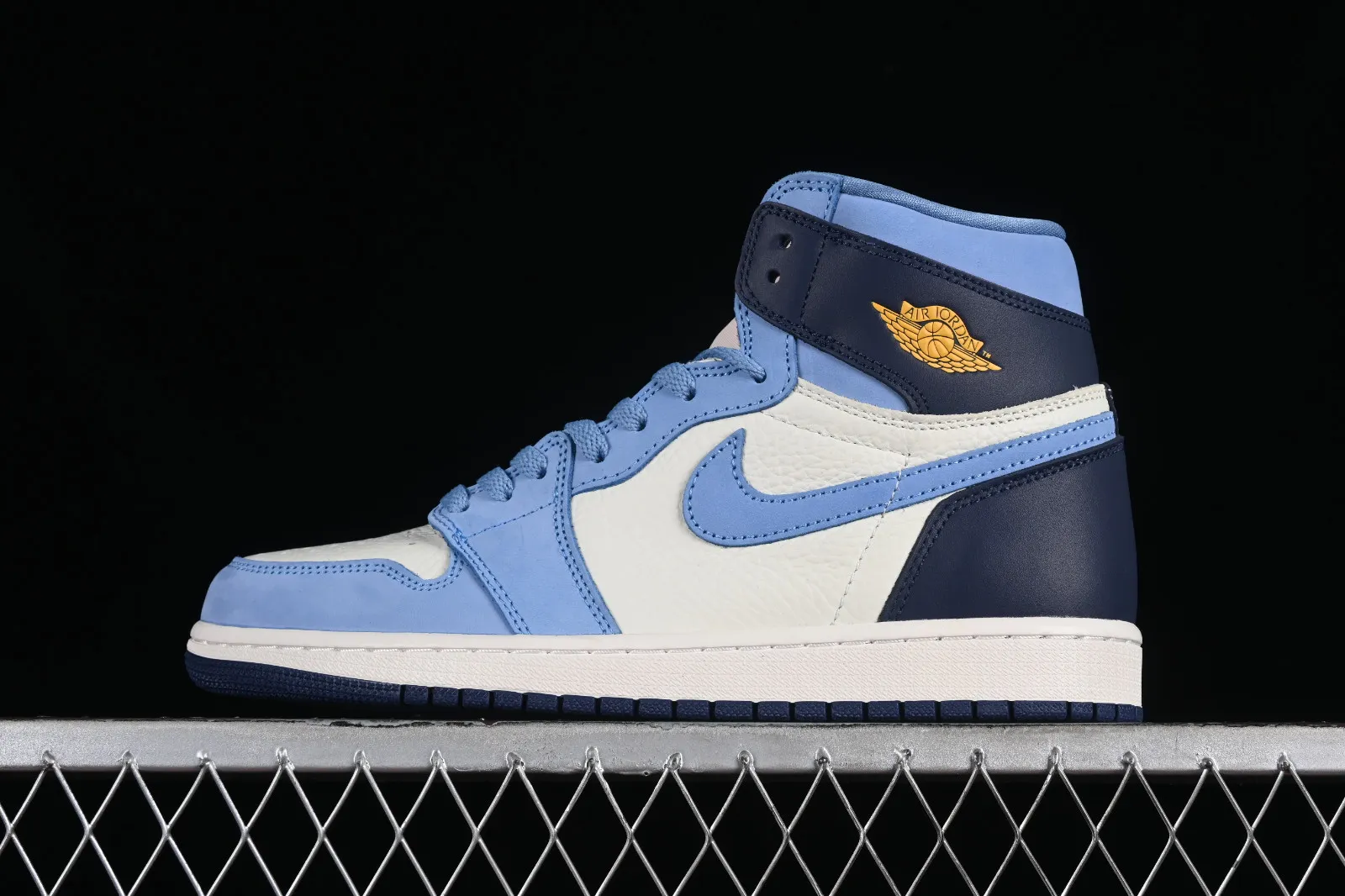 Air Jordan 1 High OG First in Flight University Blue Midnight Navy Sail FD2596-400