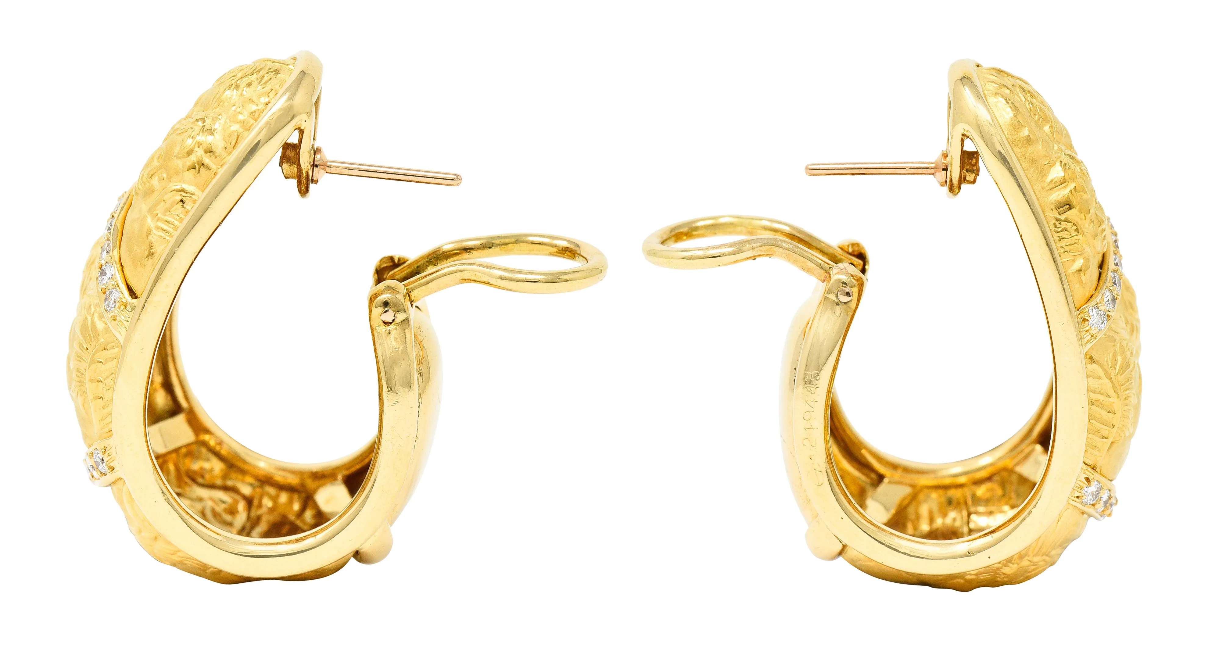 Carrera Y Carrera Diamond 18 Karat Yellow Gold Repoussé Cherub Vintage J Hoop Earirngs