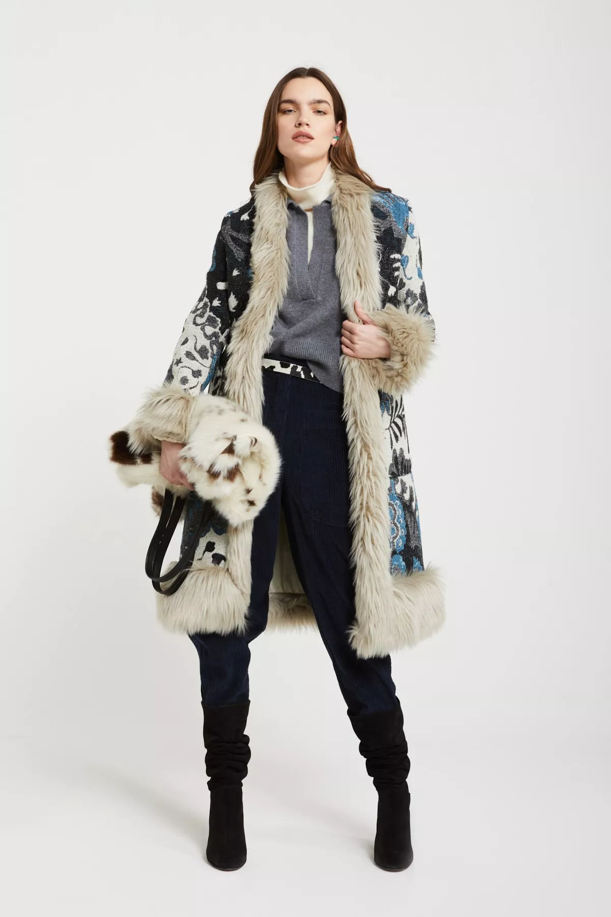 Coat with faux fur