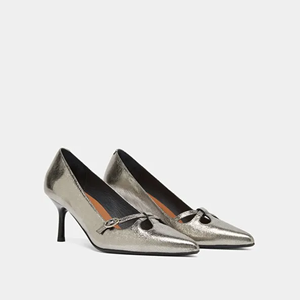 Cross-strap pumps in dark metallic leather