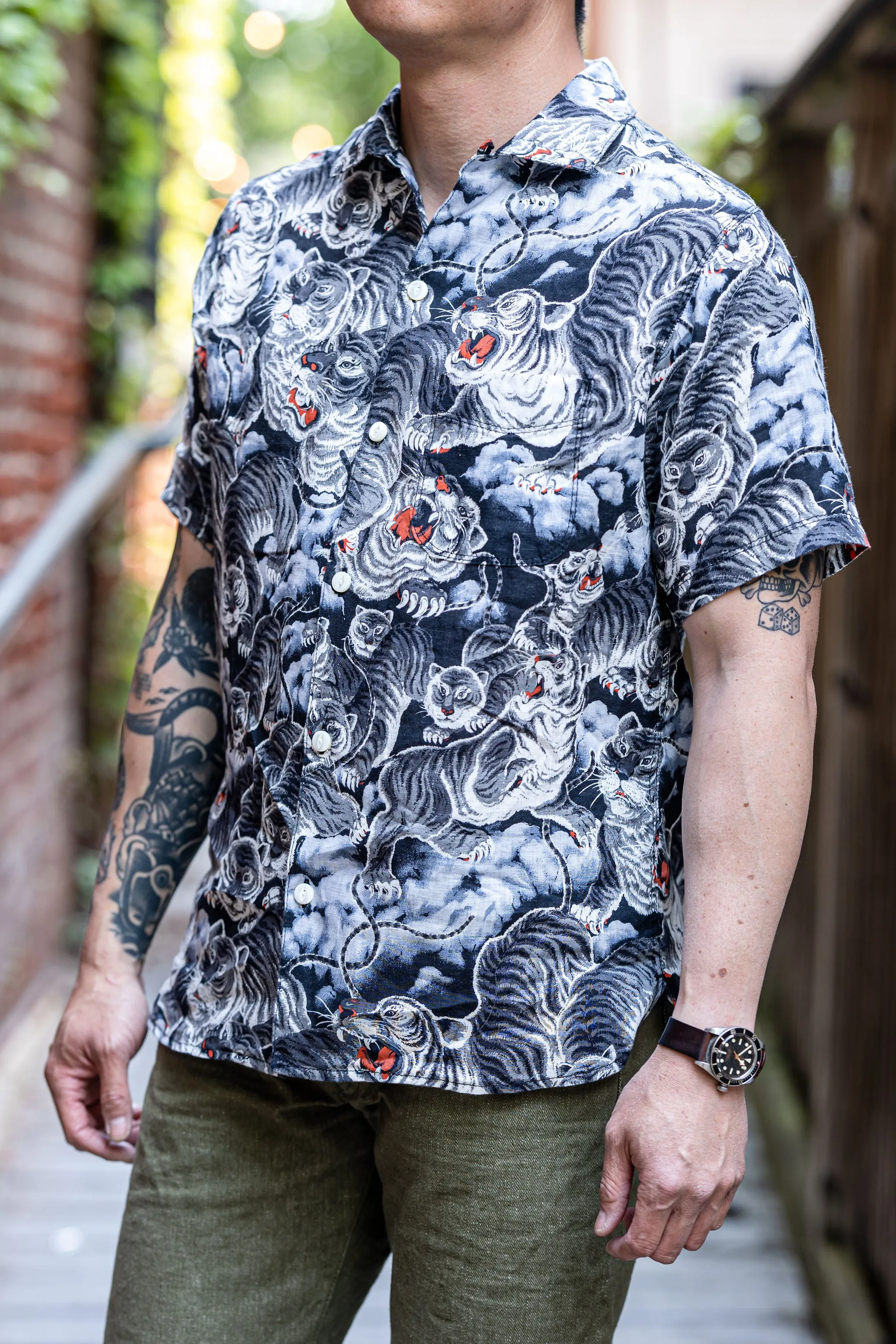 Freenote Cloth Hawaiian - Black Tigers