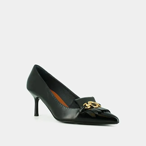 Pumps with gold bits in black leather