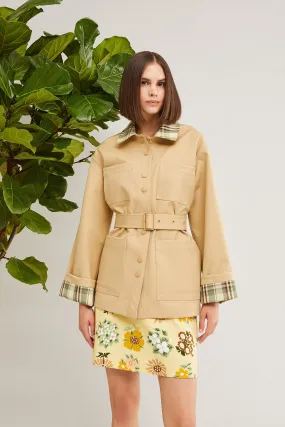 Short trench coat with belt