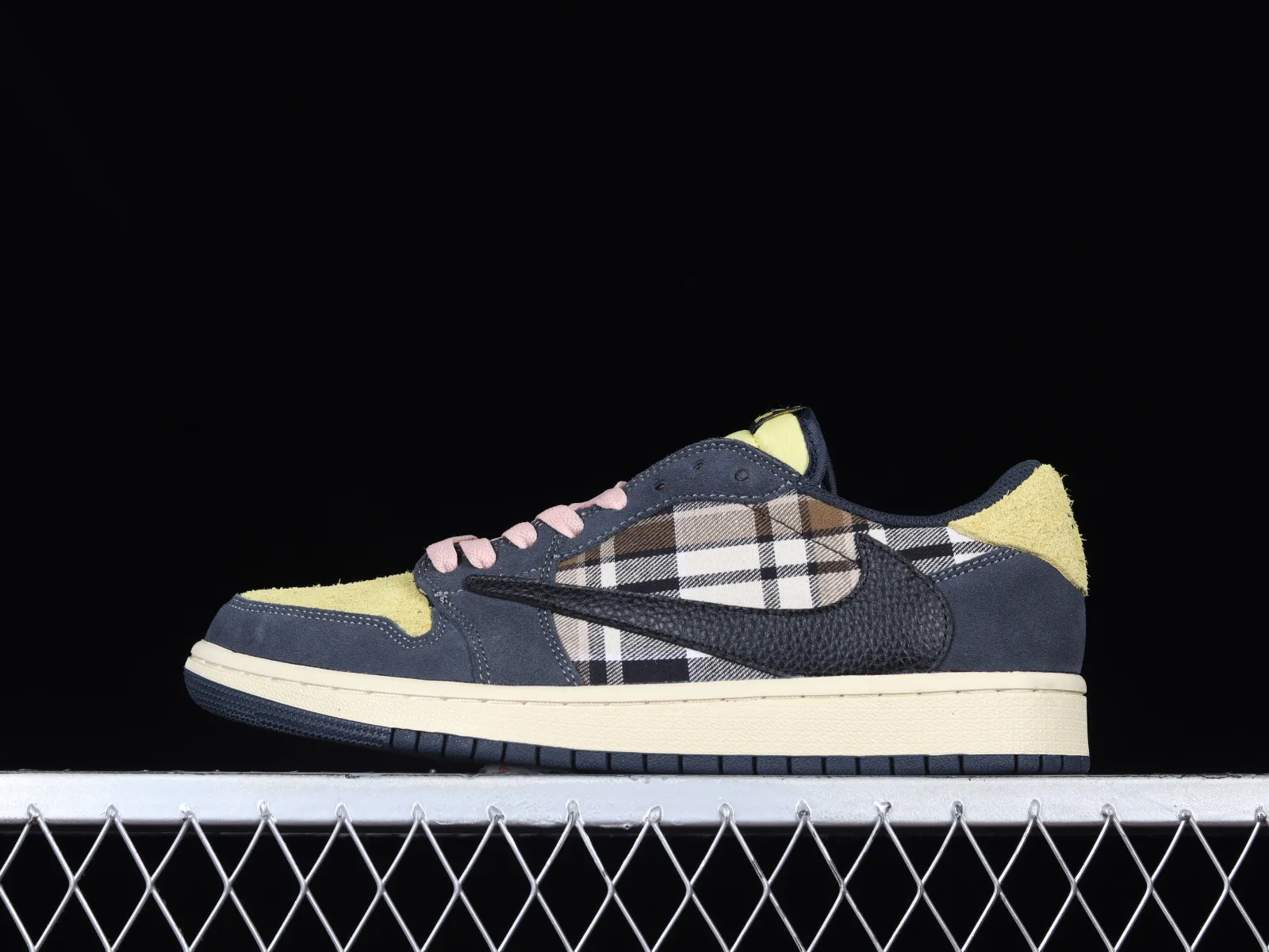 Travis Scott x Air Jordan 1 Retro Low Cashew Flowers Navy Blue Yellow CQ4277-618