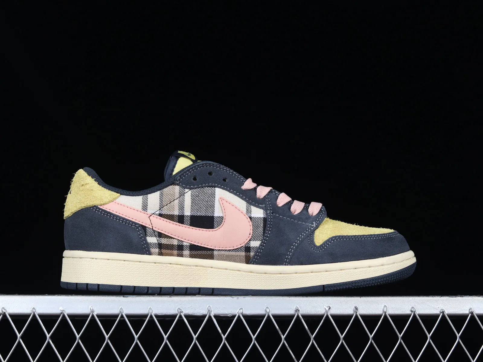 Travis Scott x Air Jordan 1 Retro Low Cashew Flowers Navy Blue Yellow CQ4277-618